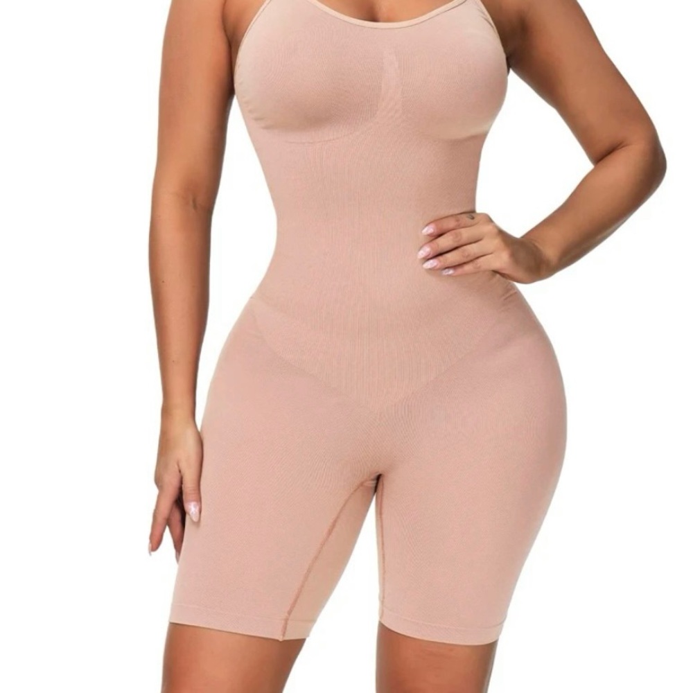 Seamless shapewear